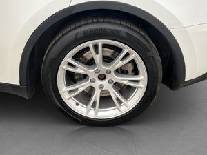Tesla Model Y bild 29