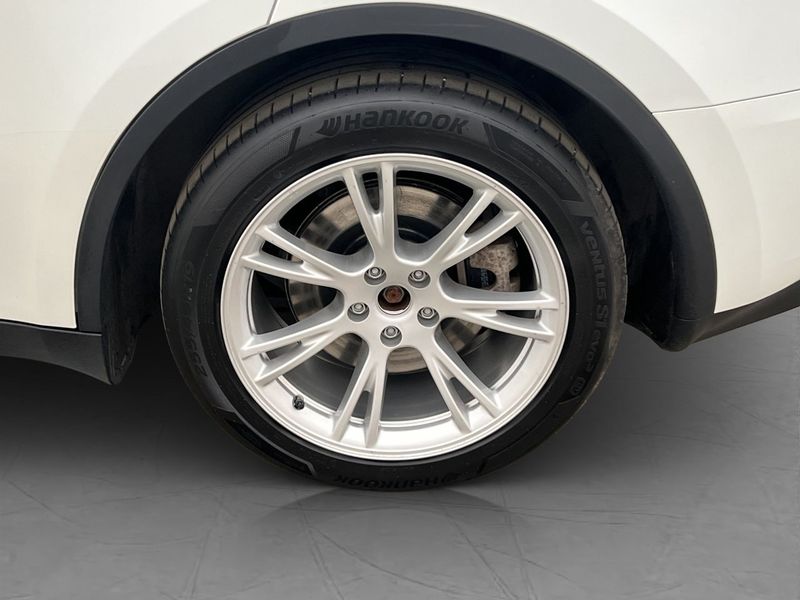 Tesla Model Y bild 29
