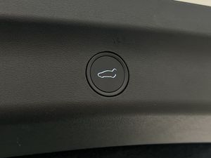 Tesla Model Y bild 13
