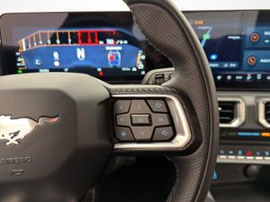 Ford Mustang bild 17