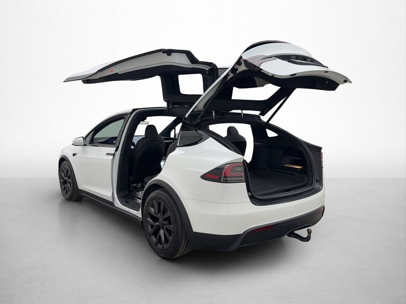 Tesla Model X bild 12