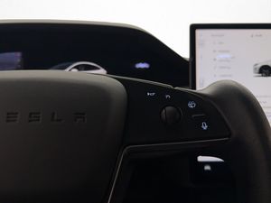 Tesla Model X bild 22