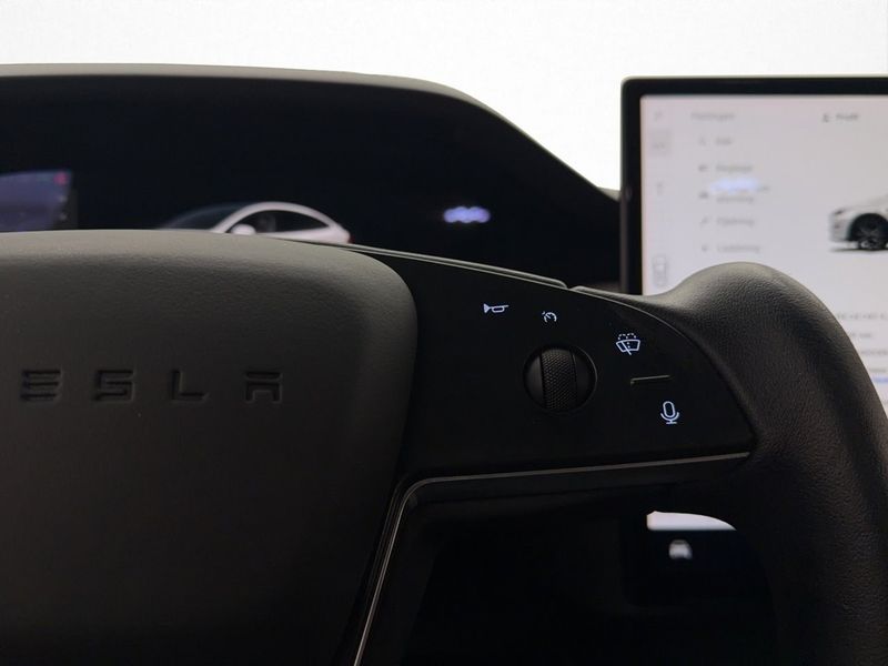 Tesla Model X bild 22