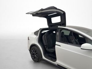 Tesla Model X bild 13