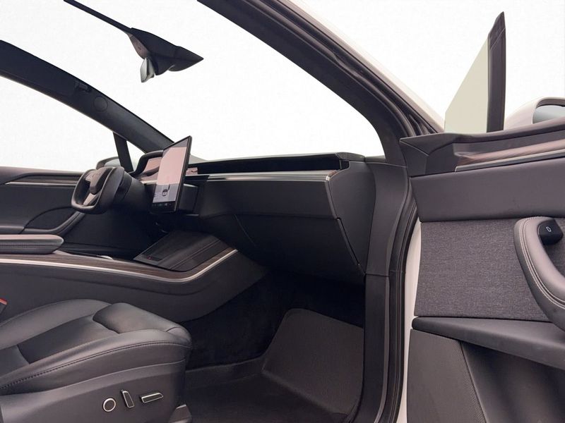 Tesla Model X bild 26
