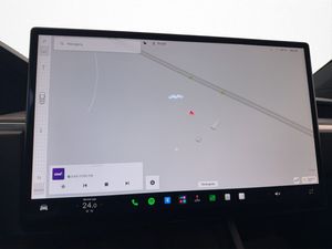 Tesla Model X bild 27
