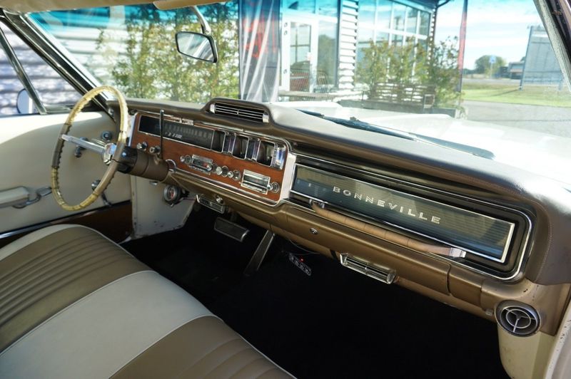 Pontiac Bonneville bild 22