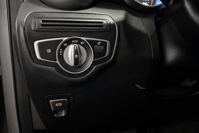 Mercedes GLC300 bild 10