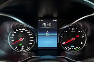 Mercedes GLC300 bild 7