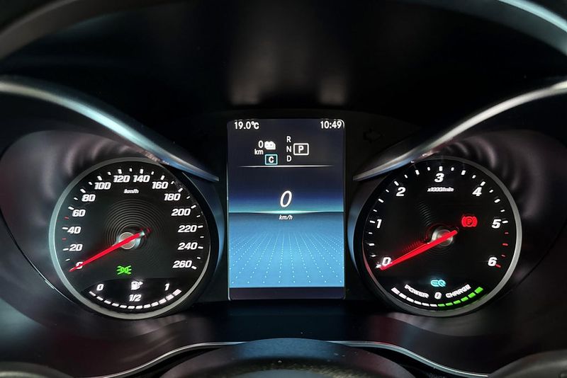 Mercedes GLC300 bild 7