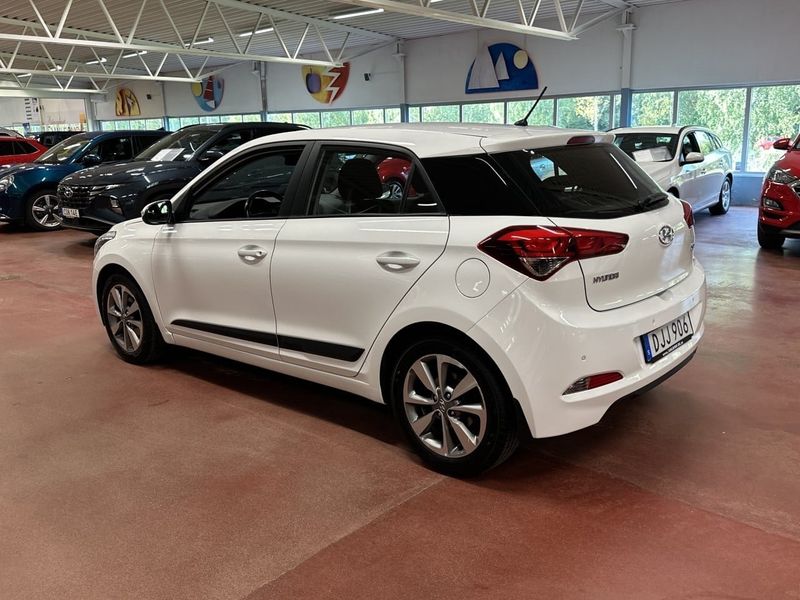 Hyundai i20 bild 3