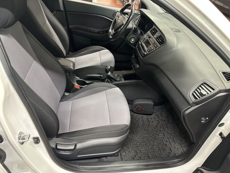 Hyundai i20 bild 11