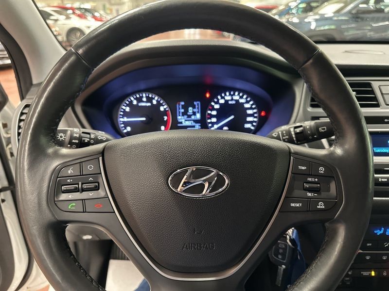 Hyundai i20 bild 13