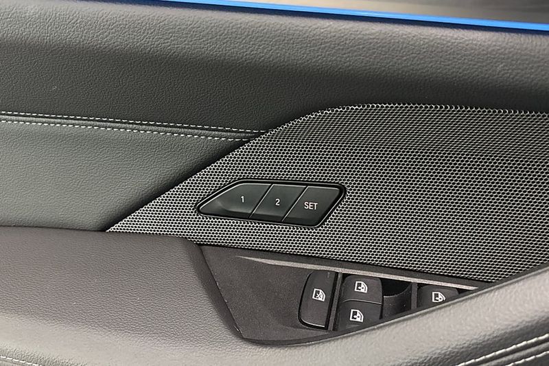 BMW i4 bild 16