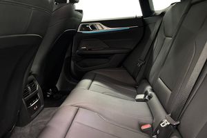 BMW i4 bild 11