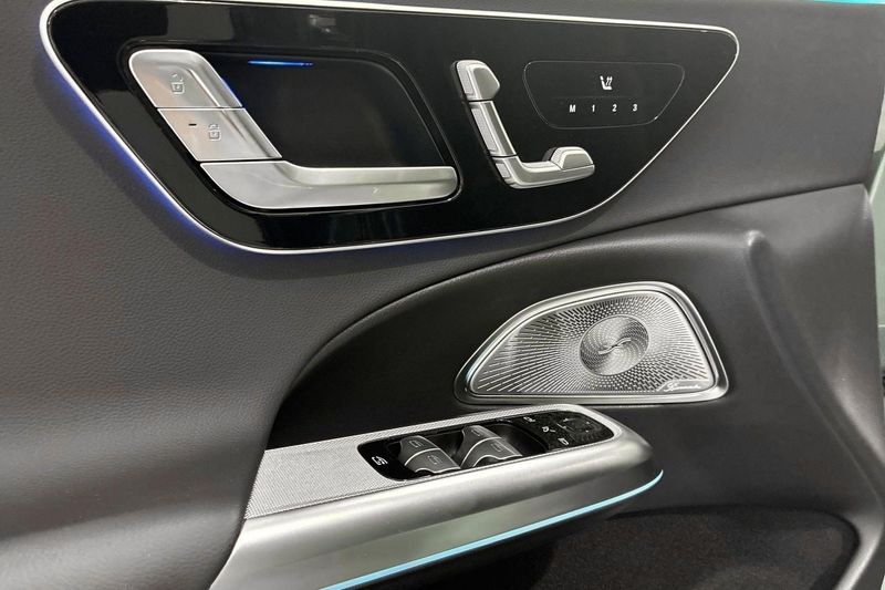 Mercedes E300 bild 15