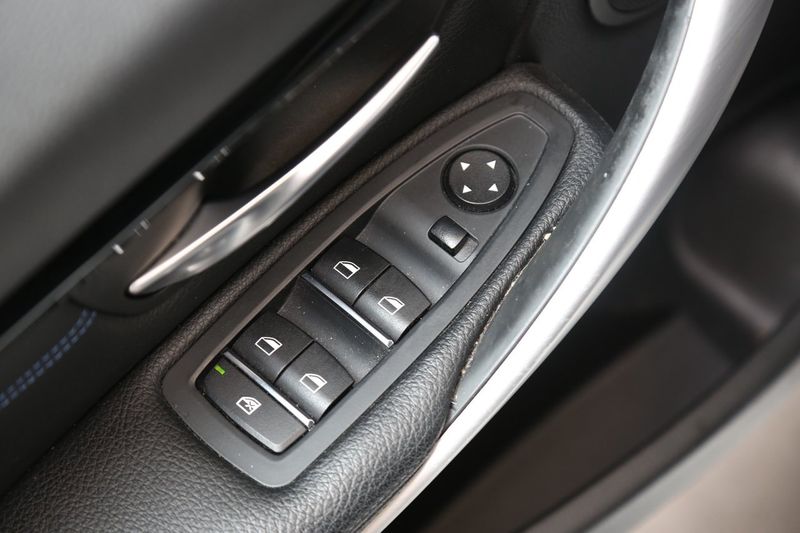 BMW 320 bild 11
