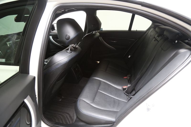 BMW 320 bild 24