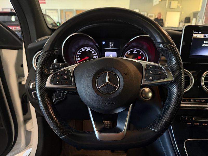 Mercedes GLC220 bild 15