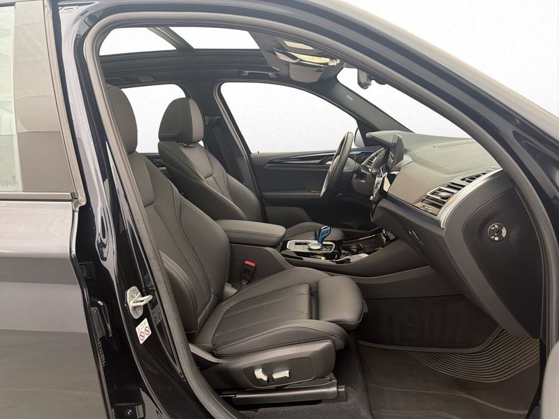 BMW iX3 bild 13