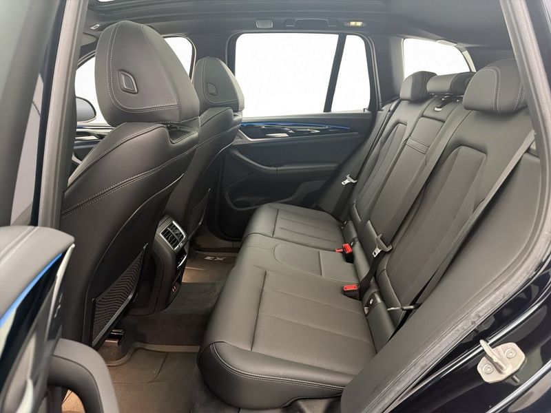 BMW iX3 bild 15