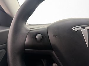 Tesla Model 3 bild 15