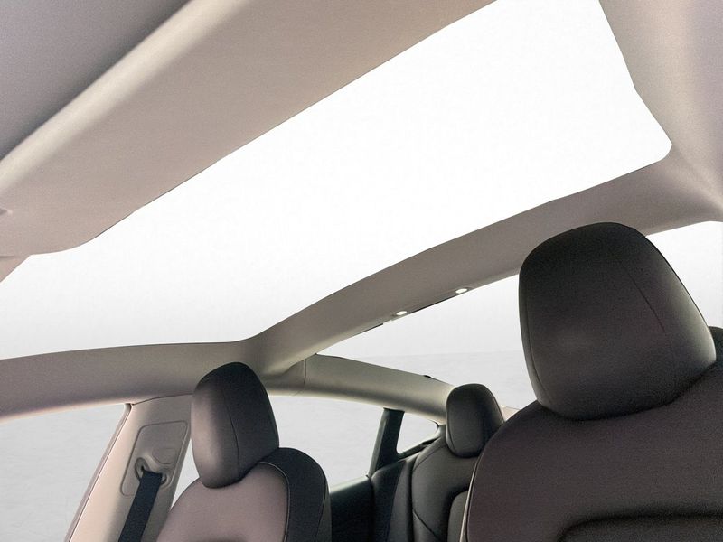 Tesla Model 3 bild 11