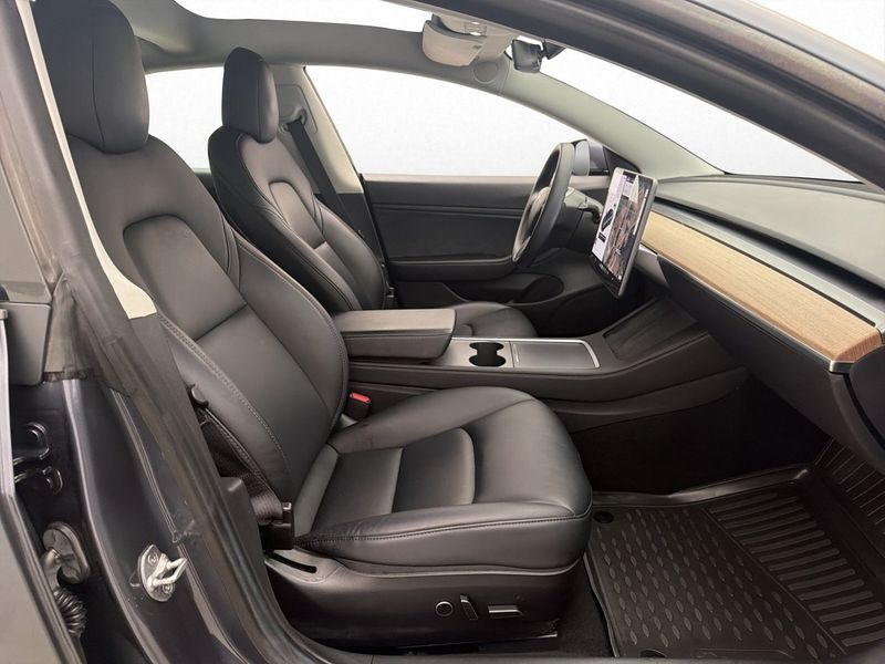 Tesla Model 3 bild 26