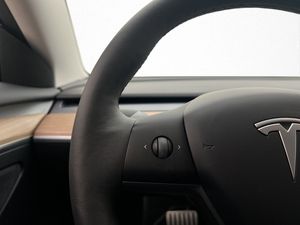 Tesla Model 3 bild 15