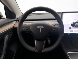 Tesla Model 3 bild 14