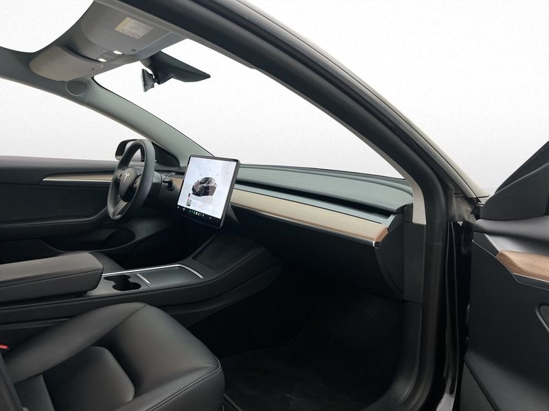 Tesla Model 3 bild 25