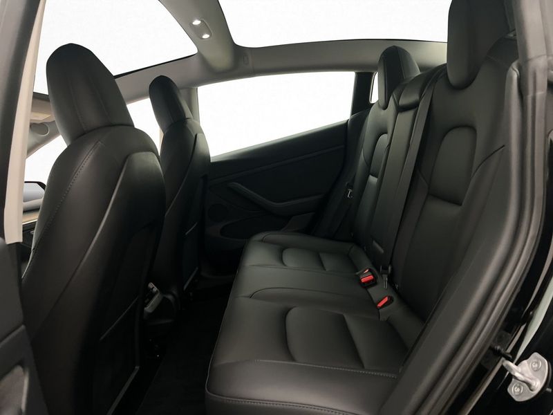 Tesla Model 3 bild 27