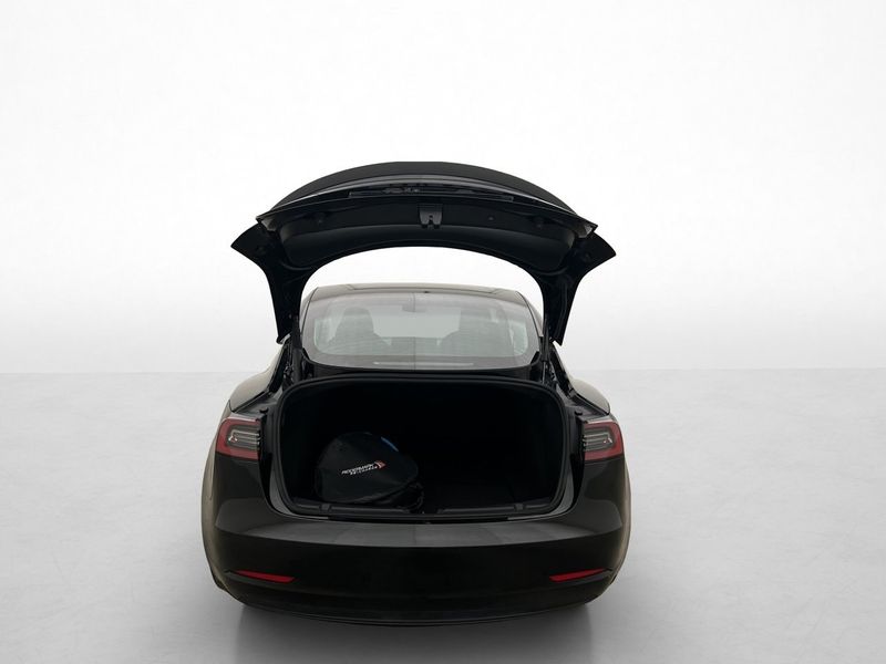 Tesla Model 3 bild 9