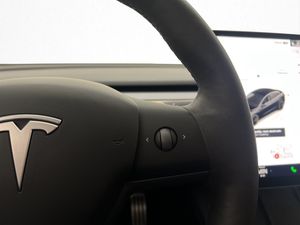 Tesla Model 3 bild 16