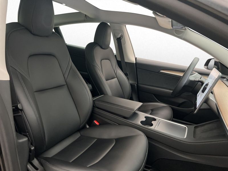 Tesla Model 3 bild 26