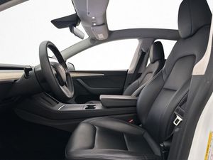 Tesla Model Y bild 11