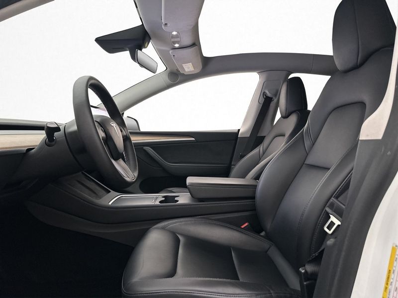 Tesla Model Y bild 11