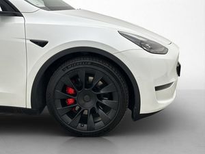 Tesla Model Y bild 32