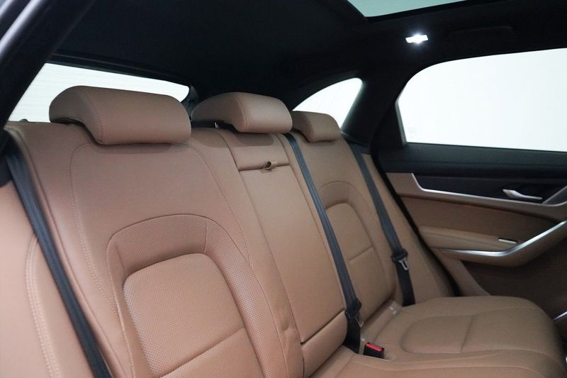 Jaguar F-Pace bild 18