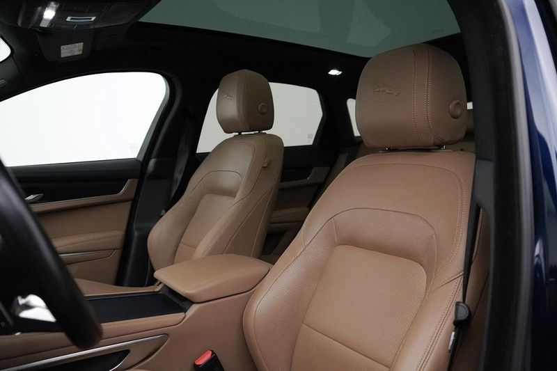 Jaguar F-Pace bild 7