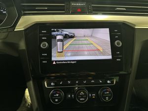 Volkswagen Passat bild 11