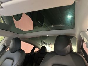 Tesla Model 3 bild 17