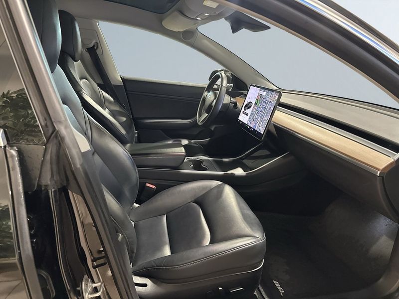 Tesla Model 3 bild 10