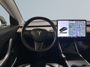 Tesla Model 3 bild 9