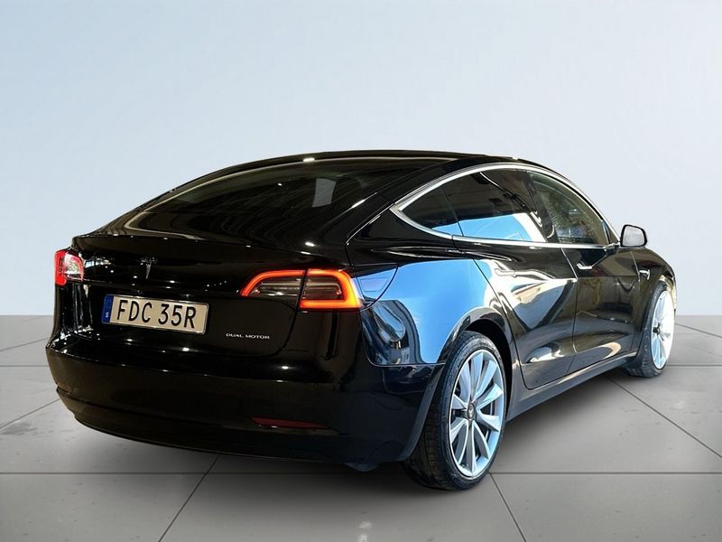 Tesla Model 3 bild 6