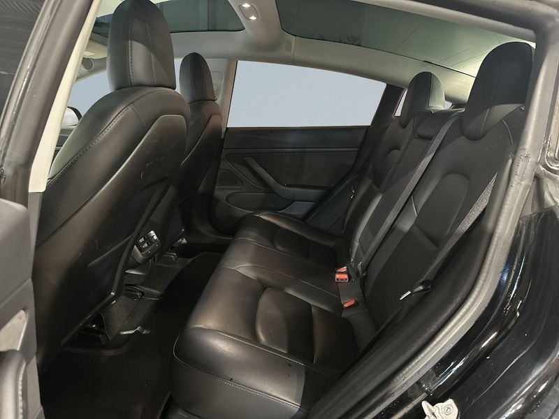 Tesla Model 3 bild 13