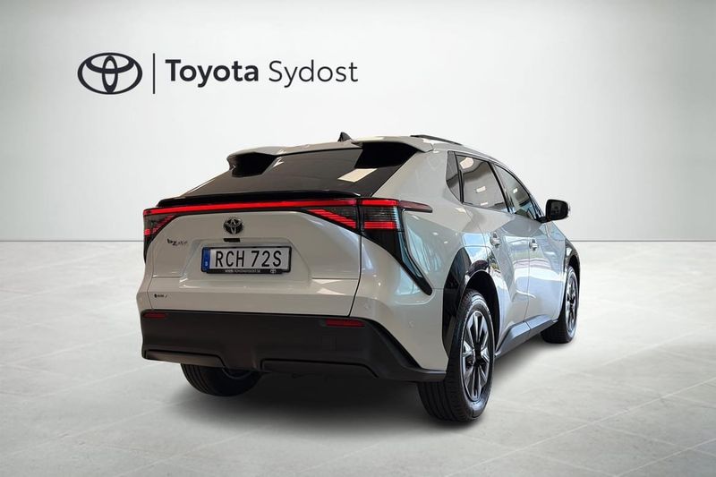 Toyota bZ4X bild 2