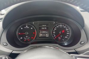 Audi Q3 bild 14
