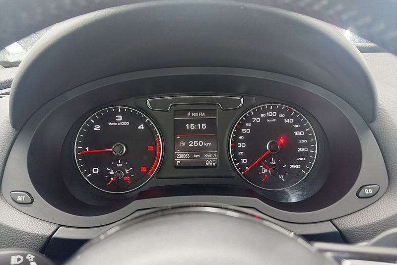 Audi Q3 bild 14