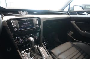 Volkswagen Passat bild 8